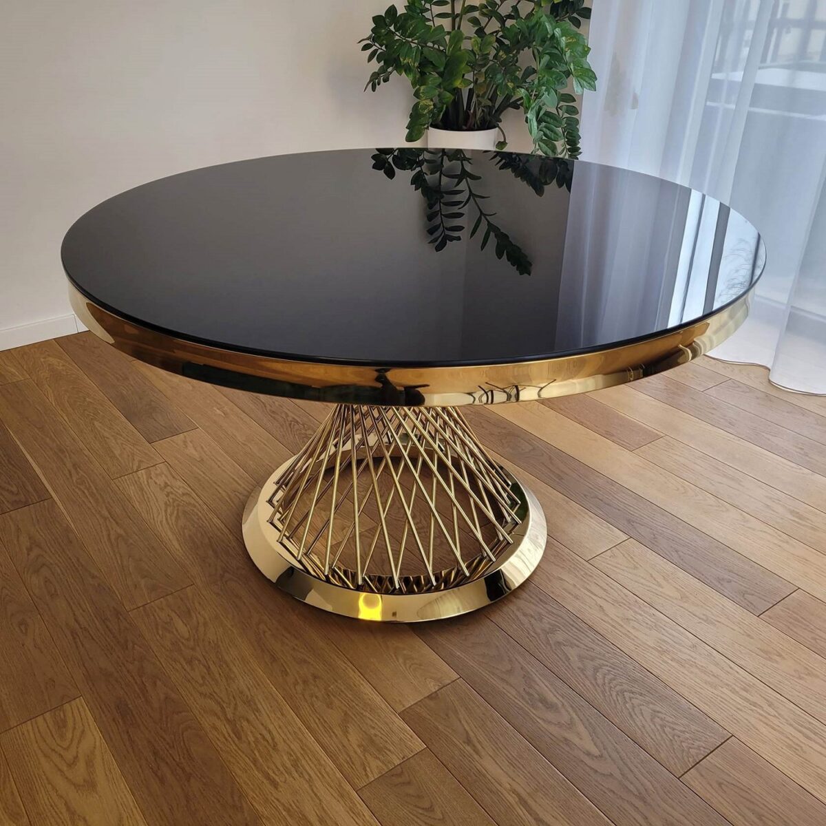 złoty okrągły stół glamour